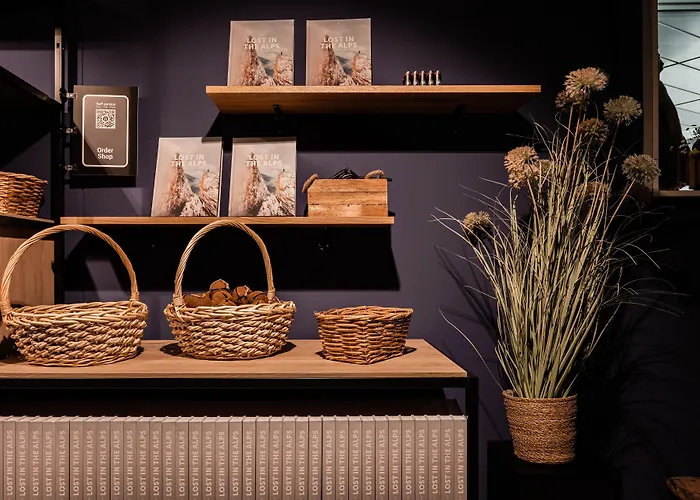 Capsule Hotel - Alpine Garden Zurich Airport